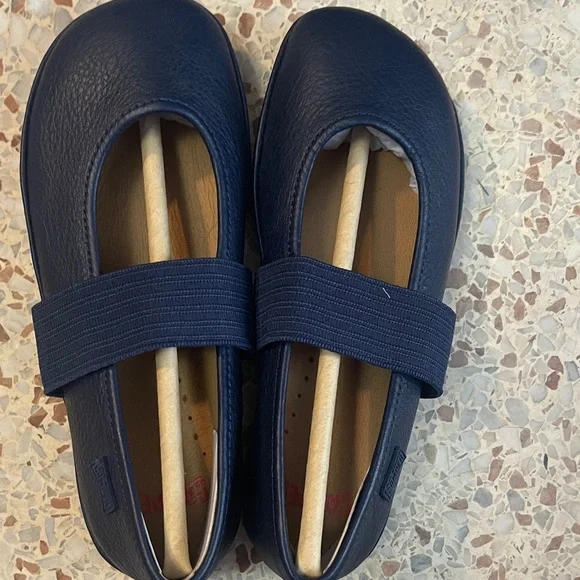 Brand new Navy blue little girls Shoes camper - Picture 1 of 3